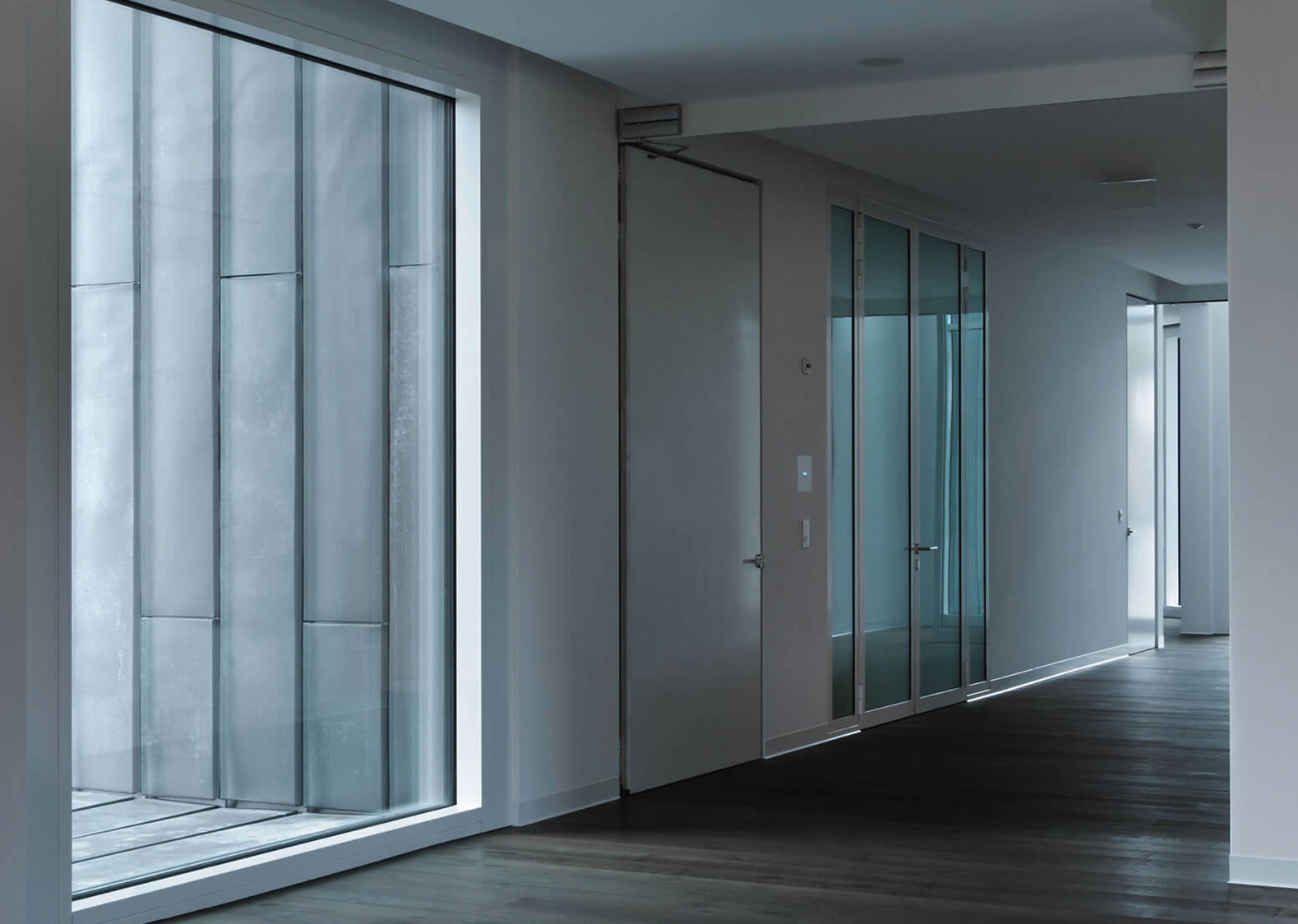 Metall-Bauteile innerhalb eines Gebäudes